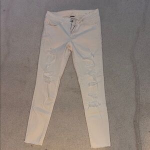 American Eagle White/Cream Distressed Jeggings